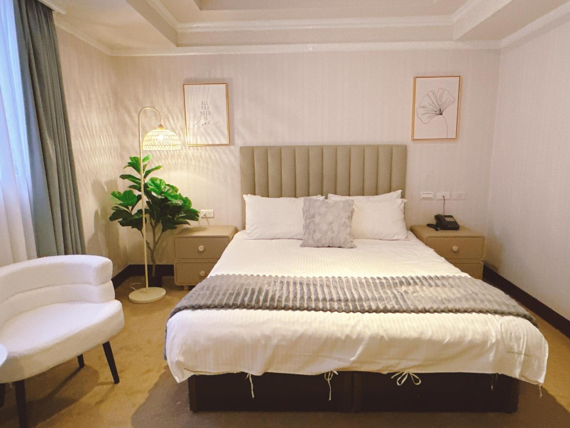 Meworld Hotel - Sanchong Taipei Exterior foto